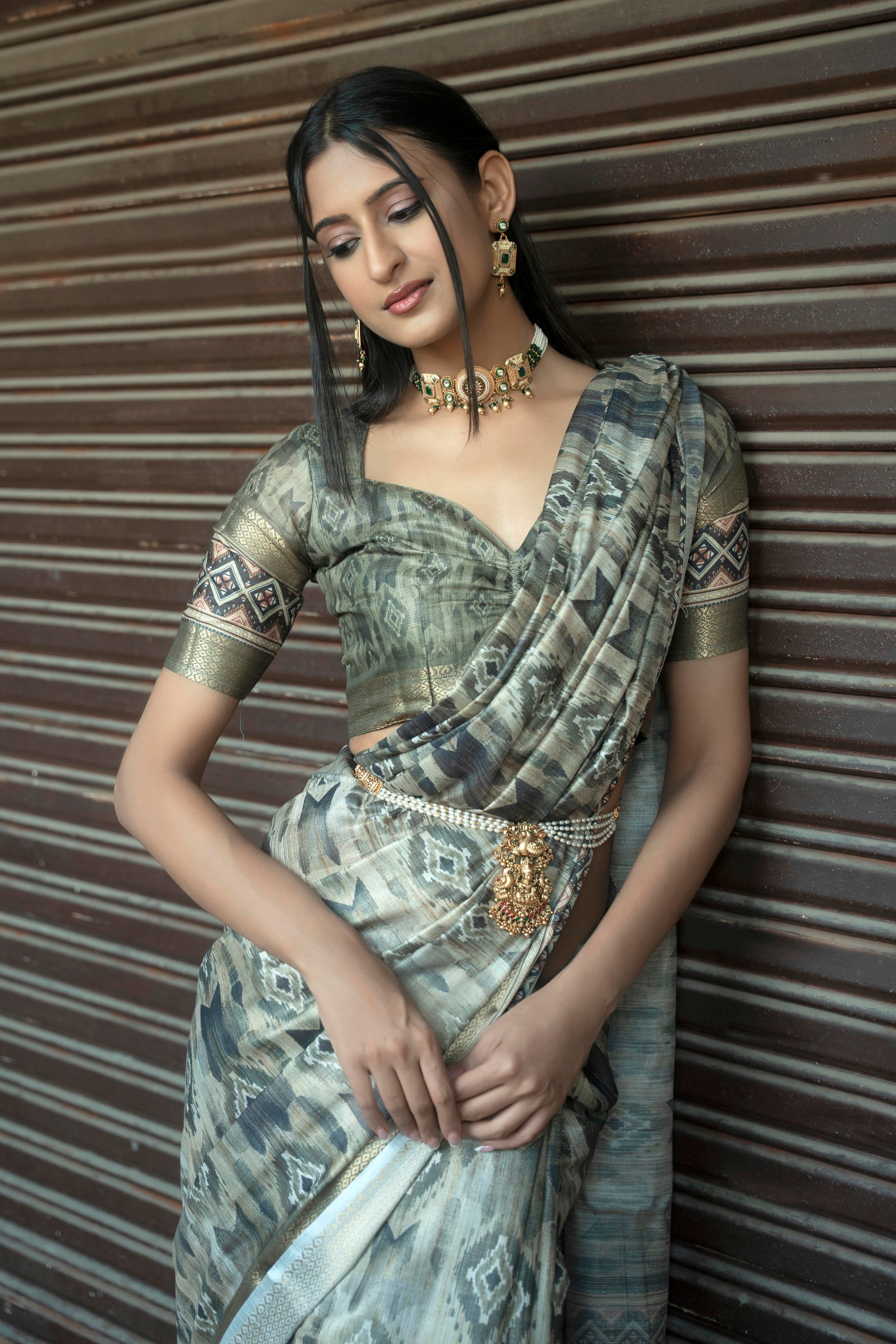 Ikat-Inspired Geometric Print Saree in Greyscale with Wide Zari Border