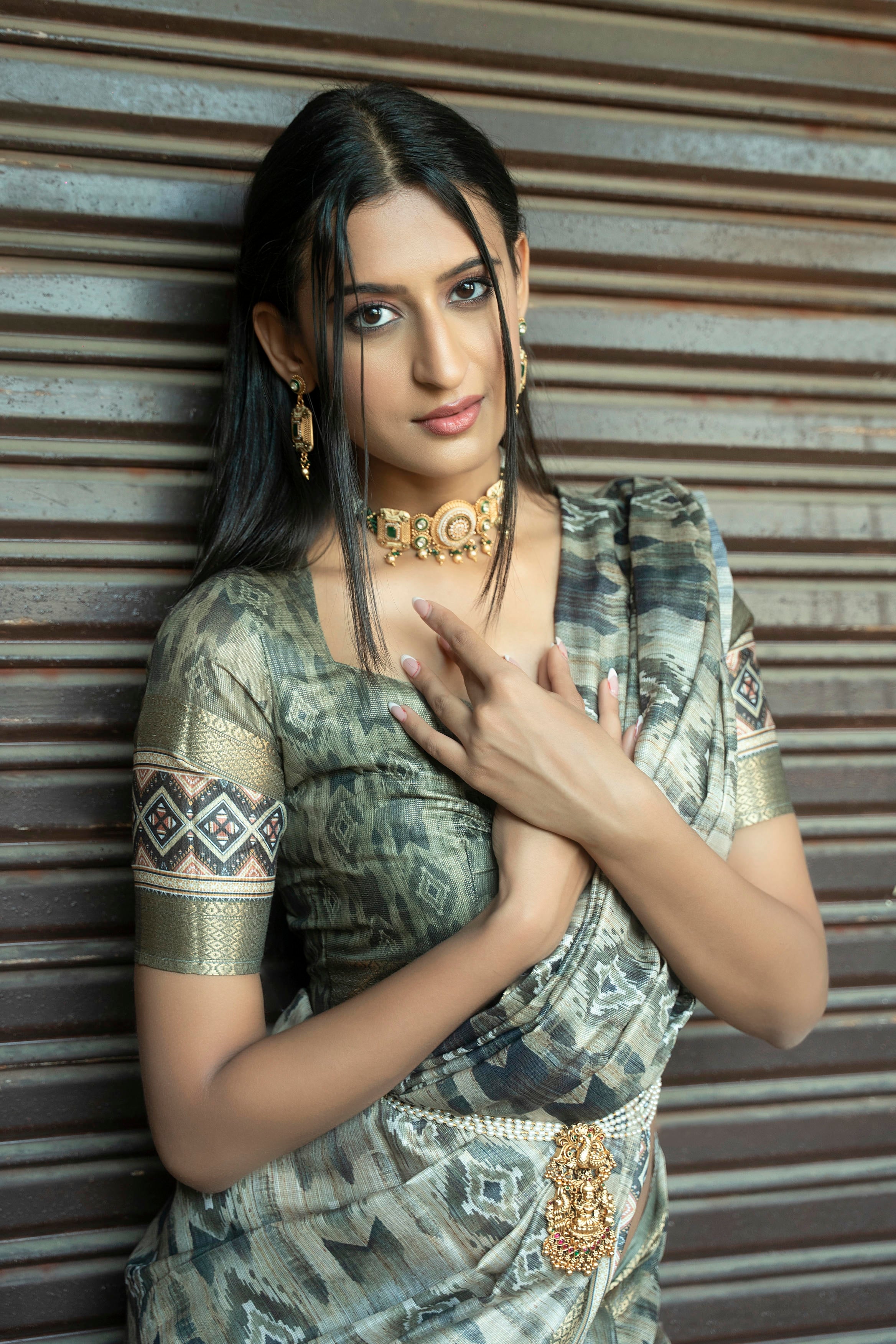 Ikat-Inspired Geometric Print Saree in Greyscale with Wide Zari Border