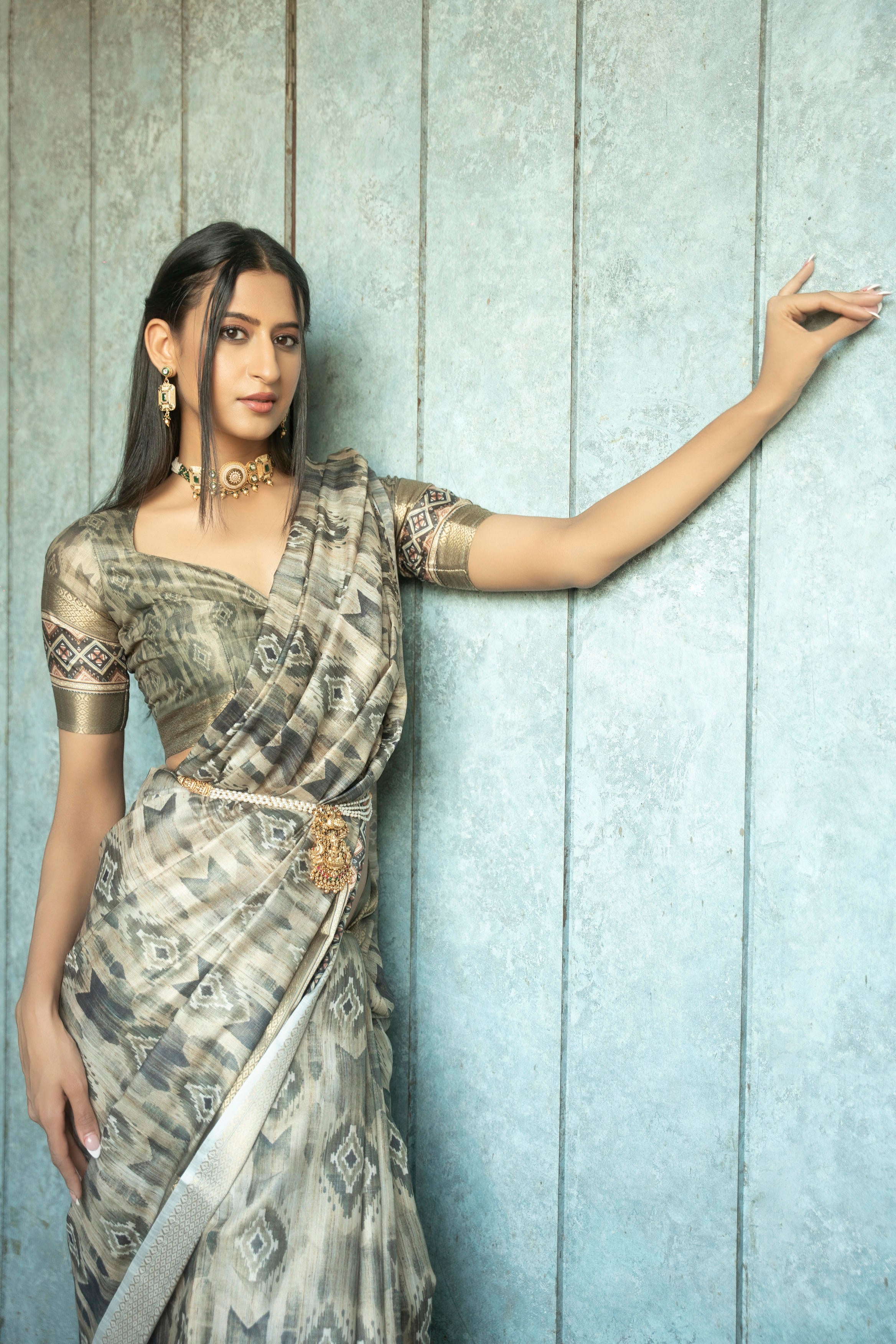 Ikat-Inspired Geometric Print Saree in Greyscale with Wide Zari Border
