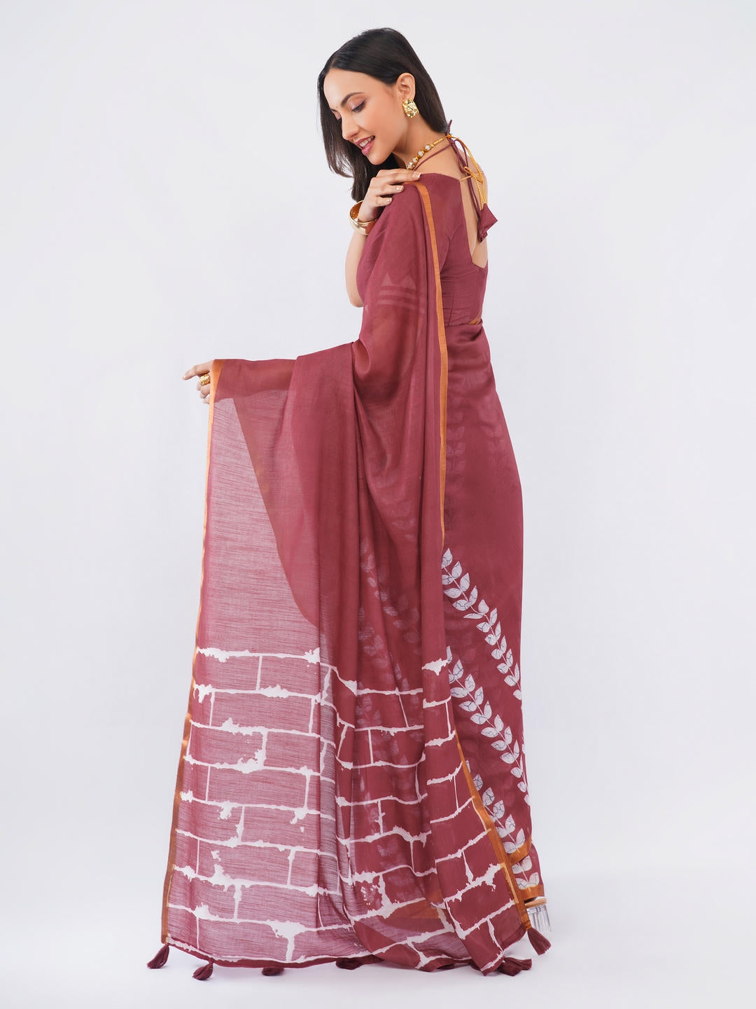 Samantha Maroon Ready To Wear One Minute Linen Fabric Saree With Pre Stitched Pleats And Unstitched Blouse Piece Featuring Gold Zari Border For Women Ethnic Wear