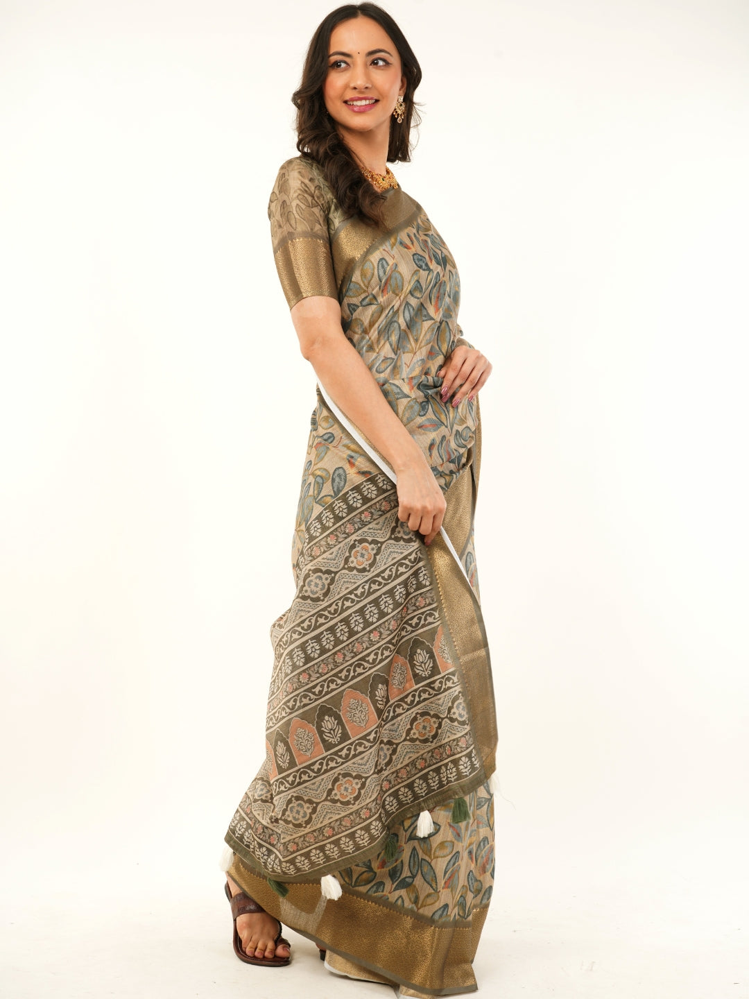 Samantha Olive Green Leaf Print Saree with Zari Border and Printed Pallu