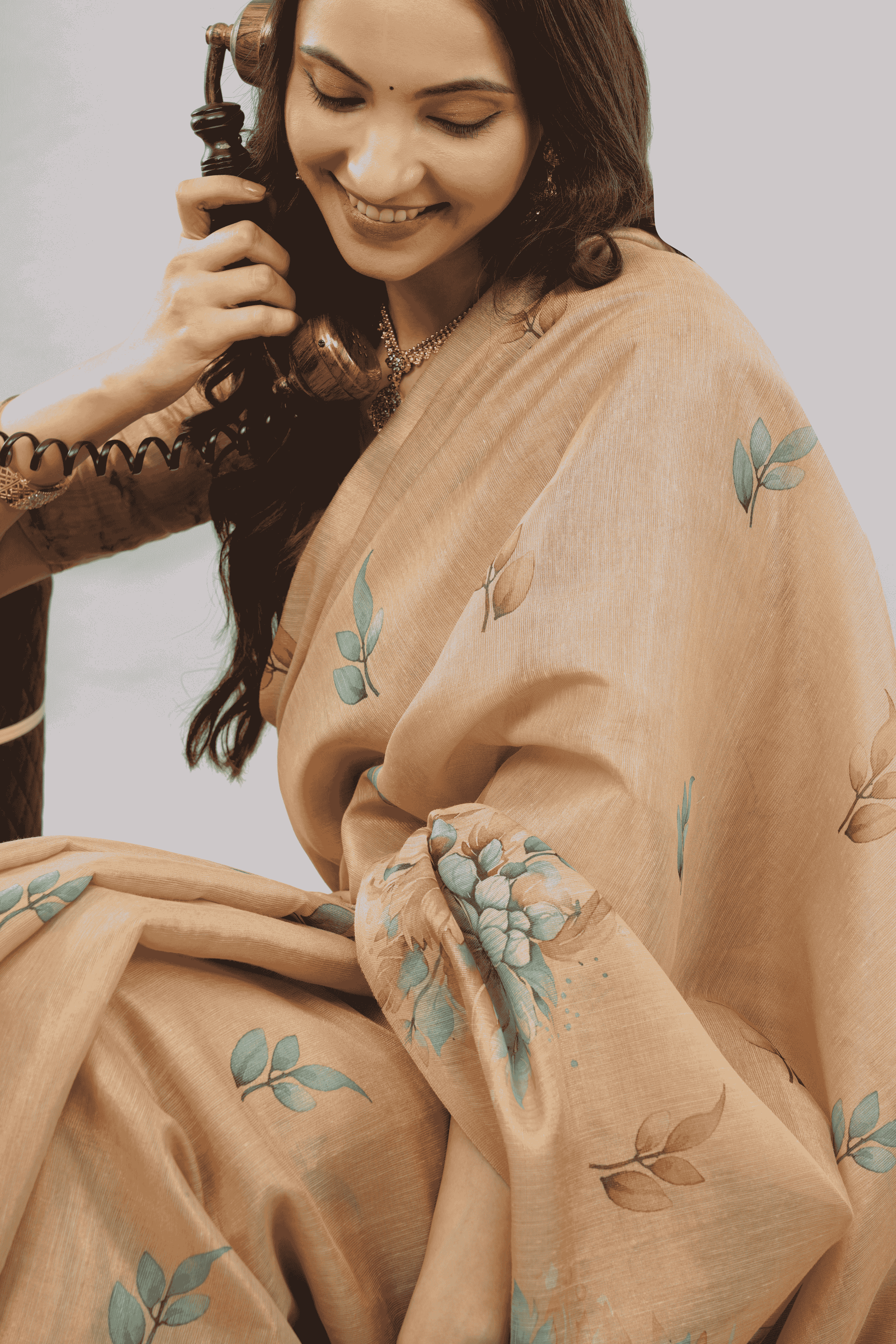 Samantha Off White Peach Rose Botanical Erode Zari Saree