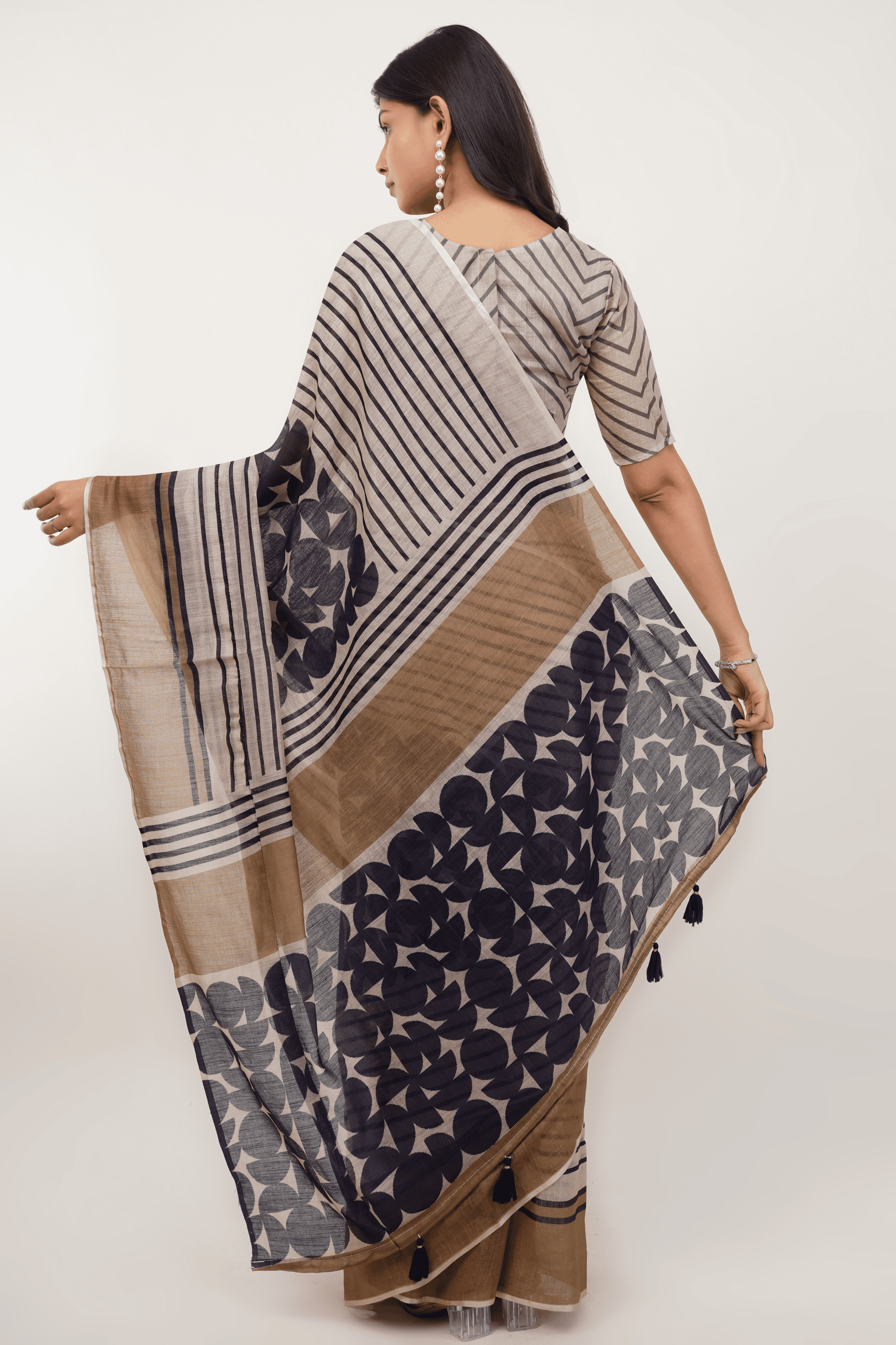 Samantha Sandalwood Beige Printed Ready-to-Wear Linen Saree with Pocket