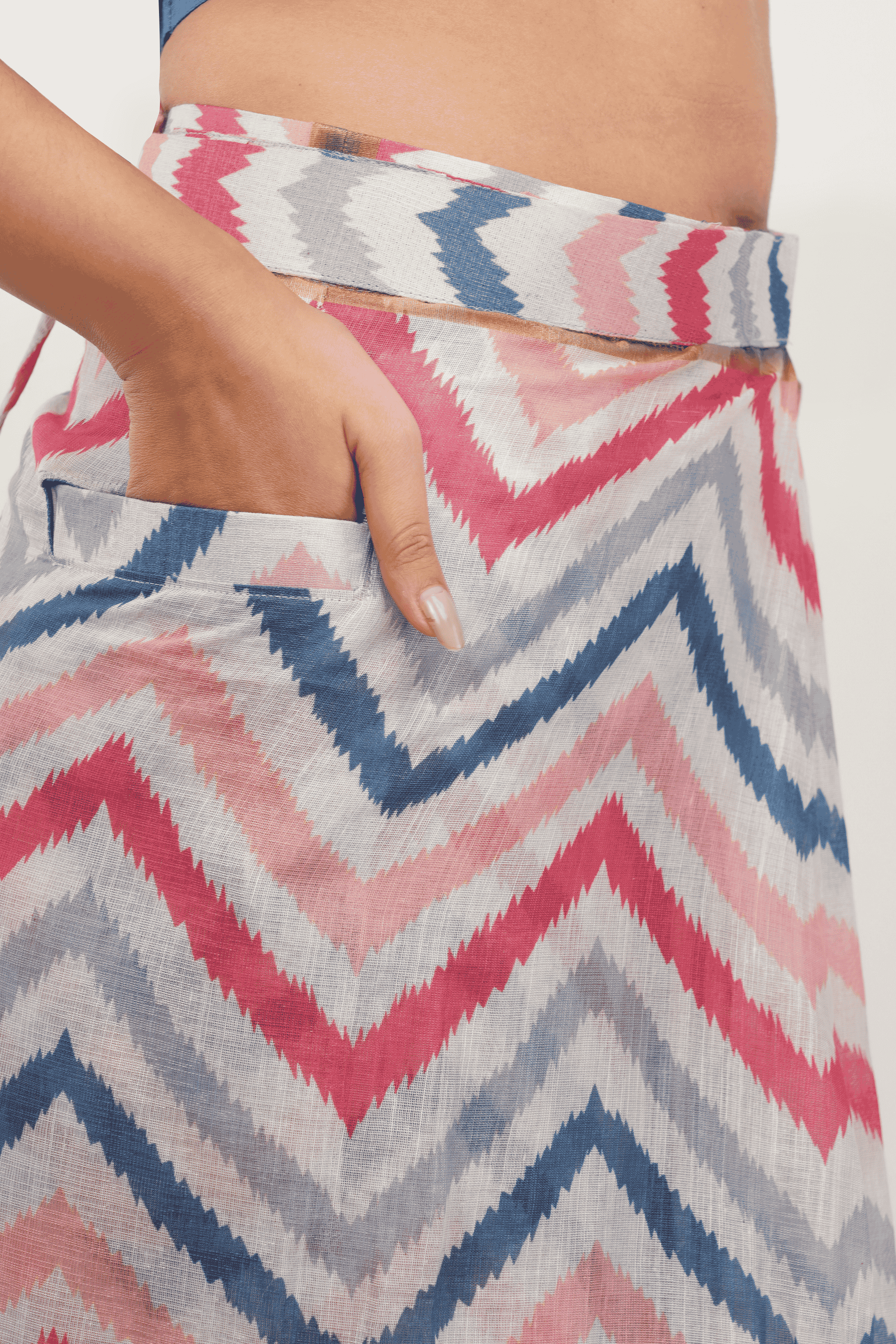 Samantha White Chevron Printed Ready-to-Wear Linen Saree with Pocket