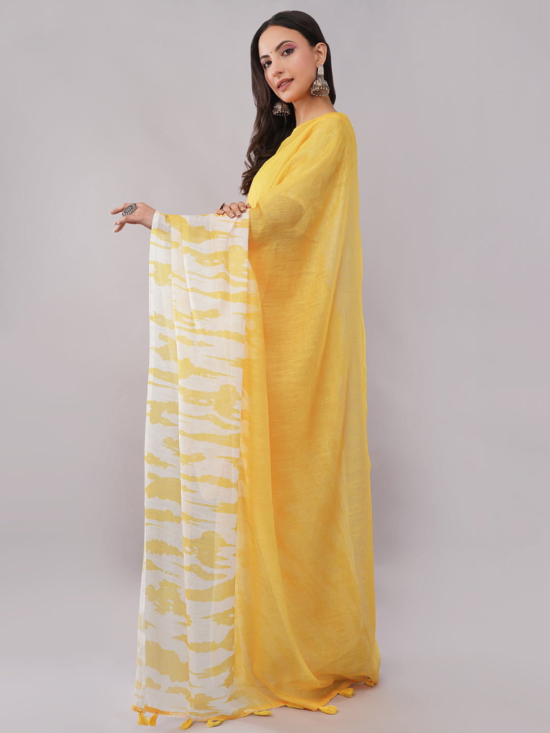 Samantha Women's Yellow & White Abstract Shibori Printed Linen Saree with Matching Blouse | Breathable Summer Haldi Wear