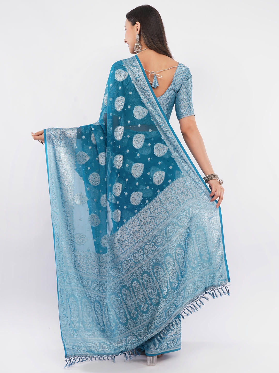 Samantha Rama Green And White Abstract Geometric Printed Georgette Saree With Unstitched Blouse Piece For Women Casual Wear