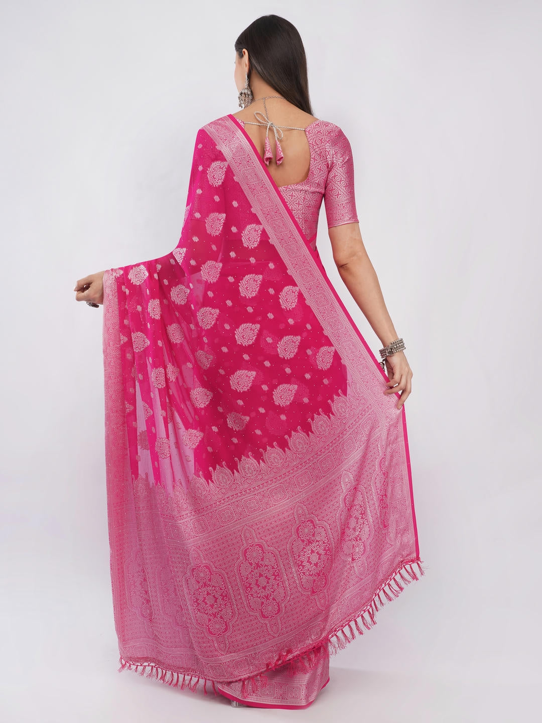 Samantha Red And Pink Abstract Geometric Printed Georgette Saree With Unstitched Blouse Piece For Women Casual Wear
