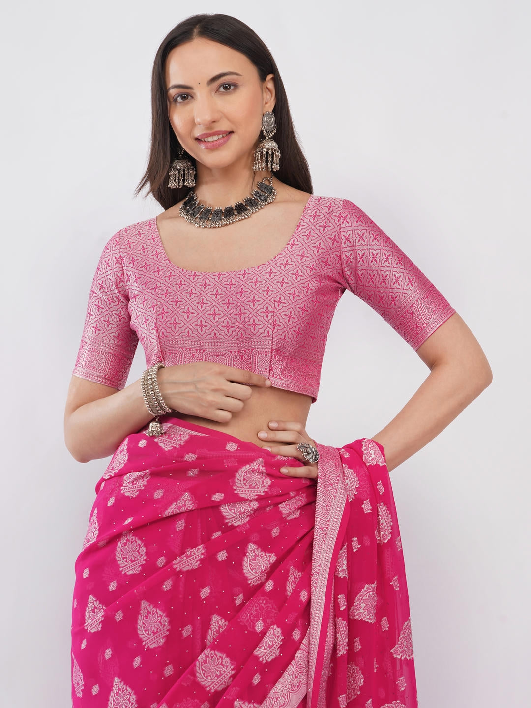 Samantha Red And Pink Abstract Geometric Printed Georgette Saree With Unstitched Blouse Piece For Women Casual Wear