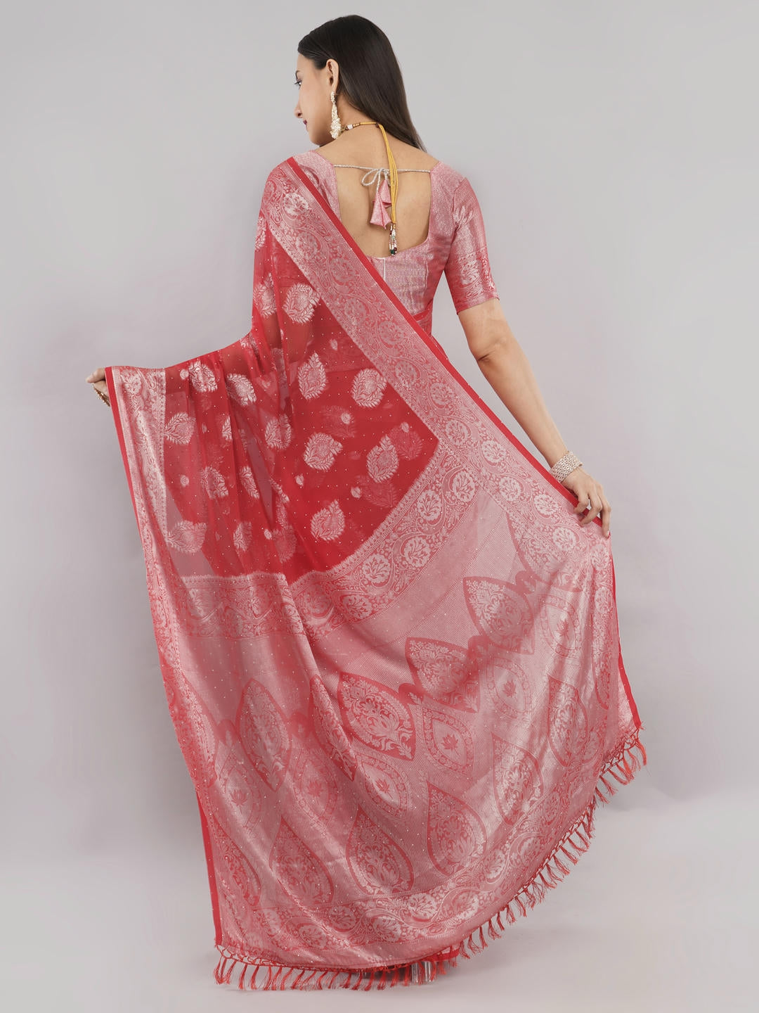 Samantha Red And White Abstract Geometric Printed Georgette Saree With Unstitched Blouse Piece For Women Casual Wear