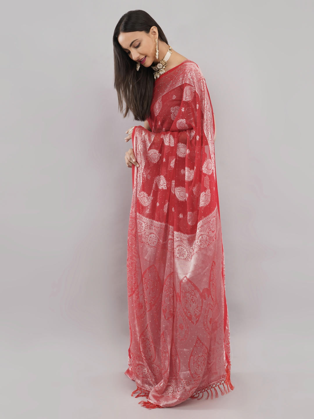 Samantha Red And White Abstract Geometric Printed Georgette Saree With Unstitched Blouse Piece For Women Casual Wear