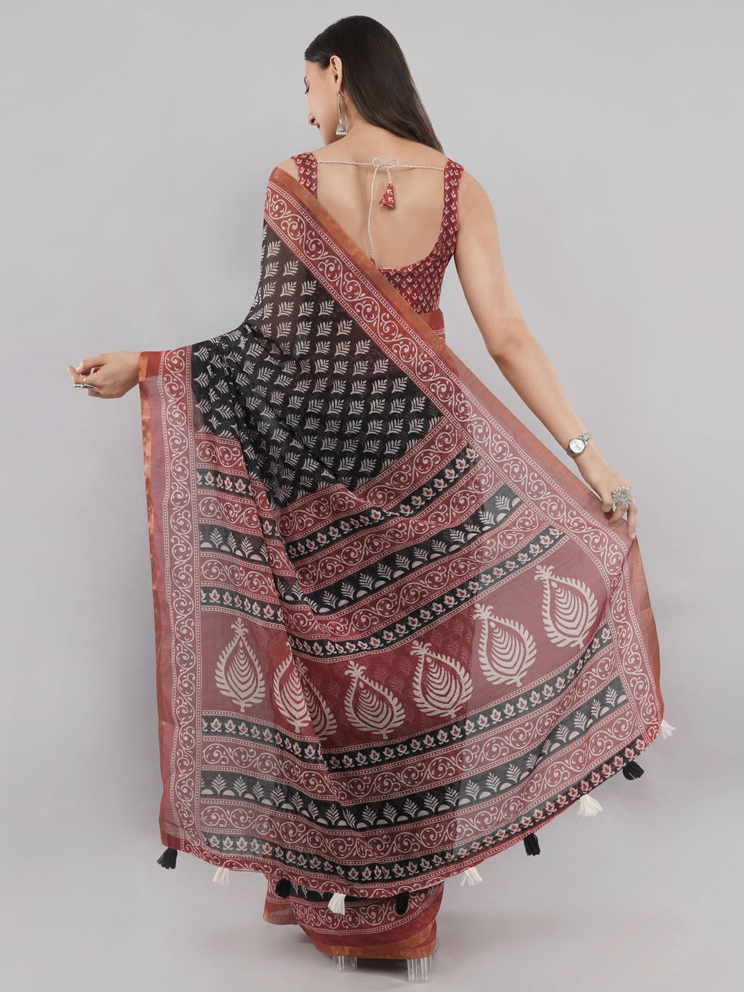 Samantha Off White Black And Red Floral Geometric Printed Linen Fabric Saree With Unstitched Blouse Piece For Women Daily Office Wear
